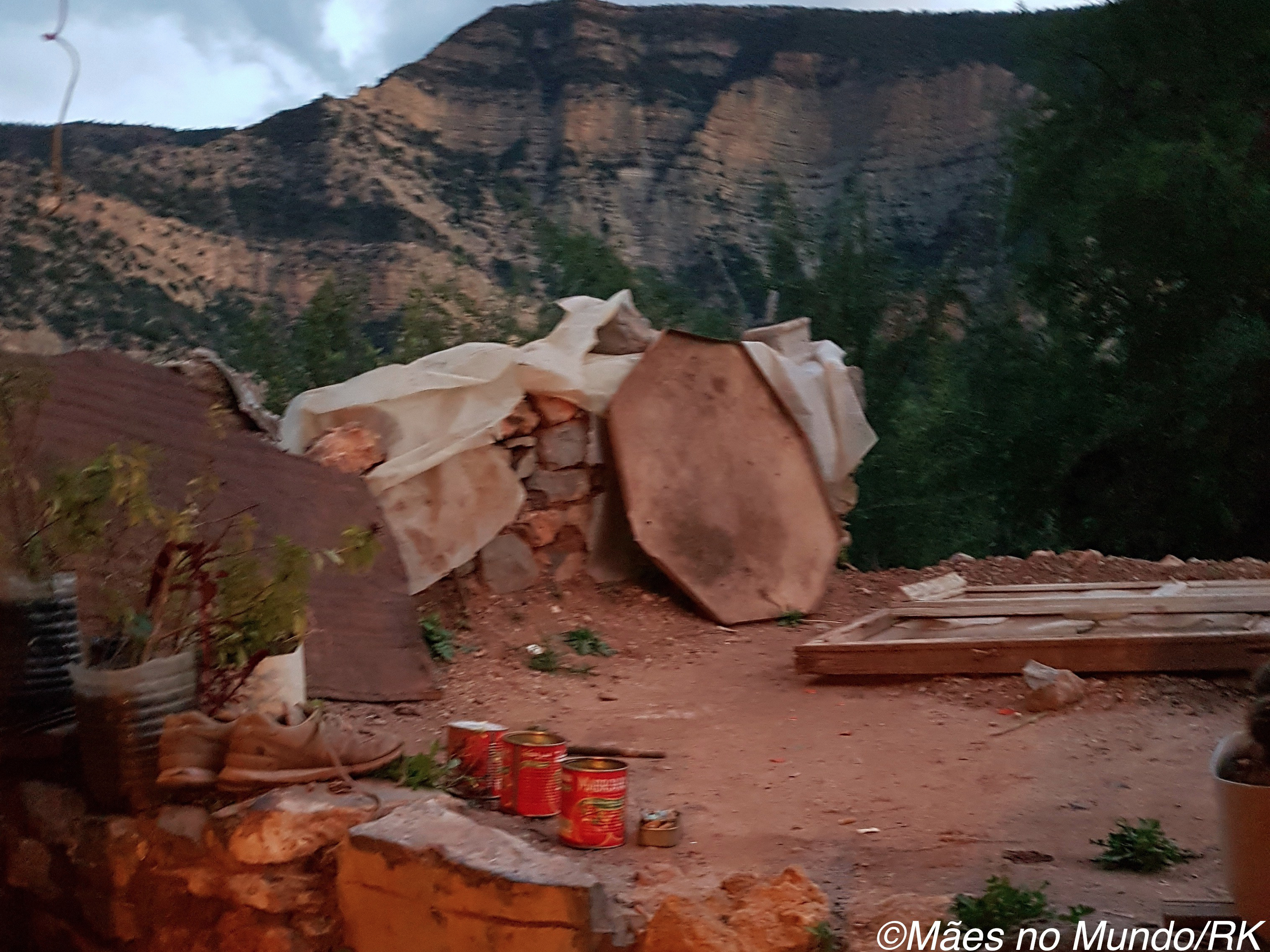 Casa de Fátima: vista para muralha de pedra